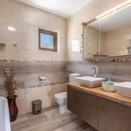 In With Private Pool Дом отдыха